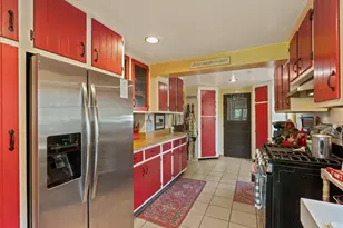 70328 Lakeview Dr, Edwardsburg, MI 49112 - Photo 13