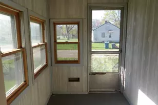 39 Troy St, Battle Creek, MI 49037 - Photo 13