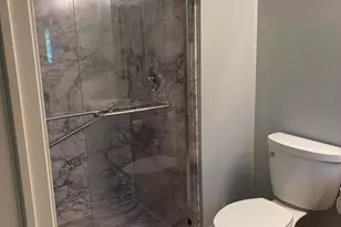 38320 Saratoga Cir, Farmington Hills, MI 48331 - Photo 25