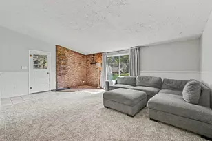 703 Elm St, Paw Paw, MI 49079 - Photo 5