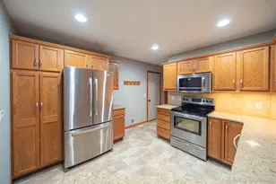 2353 Valarie Dr, Zeeland, MI 49464 - Photo 21
