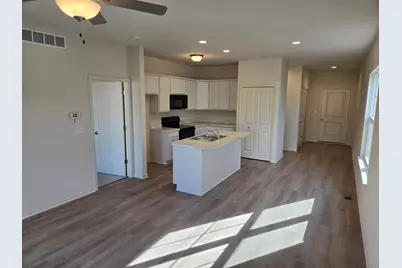 4264 Plum Village Circle #40, Monroe, MI 48161 - Photo 3