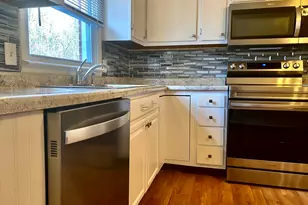 10477 S Sprinkle Rd, Vicksburg, MI 49097 - Photo 9