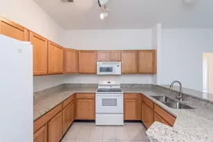 2800 S Knightsbridge Cir, Ann Arbor, MI 48105 - Photo 5