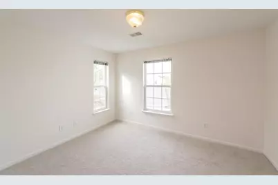 2800 S Knightsbridge Circle, Ann Arbor, MI 48105 - Photo 11