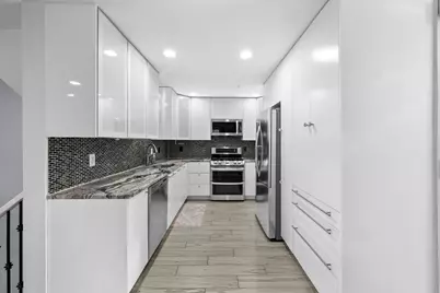 29374 Glen Oaks Boulevard E, Farmington Hills, MI 48334 - Photo 13