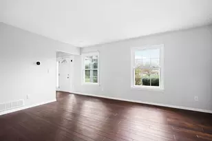 5615 Pebble Ridge Ct, Ann Arbor, MI 48108 - Photo 5