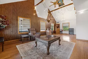 6475 Center Rd, Fenton, MI 48430 - Photo 7