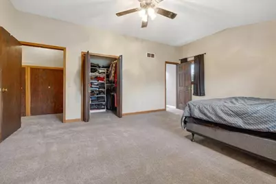 6475 Center Road, Fenton, MI 48430 - Photo 9