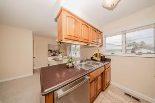 398 Hollywood Dr, Saline, MI 48176 - Photo 15