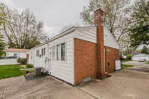 398 Hollywood Dr, Saline, MI 48176 - Photo 31