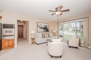 398 Hollywood Dr, Saline, MI 48176 - Photo 7
