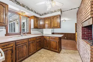 9027 W V Ave, Schoolcraft, MI 49087 - Photo 11