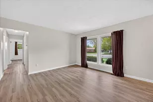 385 Hollywood Dr, Saline, MI 48176 - Photo 7