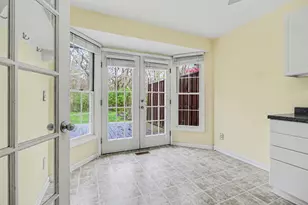 15698 Oakhill Ct, Livonia, MI 48154 - Photo 13