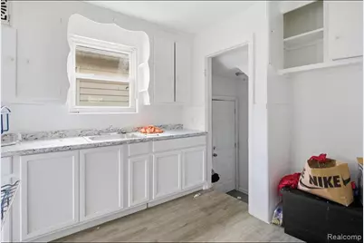 9175 Everts Street, Detroit, MI 48224 - Photo 5