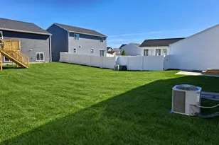 2832 Sycamore River Dr, Fowlerville, MI 48836 - Photo 3