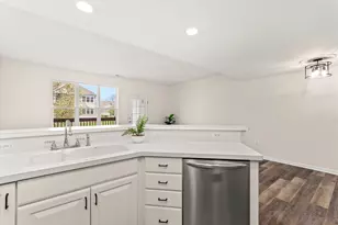1491 Fox Pointe Cir, Ann Arbor, MI 48108 - Photo 13