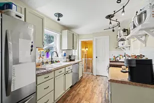 126 E South St, Vicksburg, MI 49097 - Photo 9