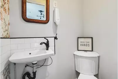 126 E South Street, Vicksburg, MI 49097 - Photo 9