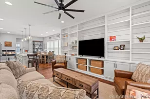 140 W 10th St, Holland, MI 49423 - Photo 17