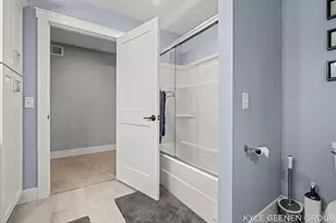 140 W 10th St, Holland, MI 49423 - Photo 37