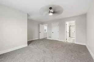 910 Indiana Ave, South Haven, MI 49090 - Photo 9