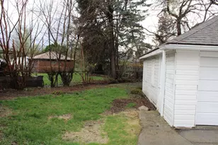 8045 Appoline St, Detroit, MI 48228 - Photo 37