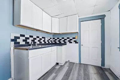 104 W Roosevelt Avenue, Battle Creek, MI 49037 - Photo 9