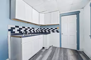 104 W Roosevelt Ave, Battle Creek, MI 49037 - Photo 9