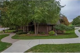 5117 Buckingham Dr, Troy, MI 48098 - Photo 5