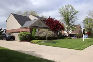 48871 Manhattan Cir, Canton, MI 48188 - Photo 3