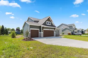7870 Woodhurst Dr NE, Rockford, MI 49341 - Photo 3