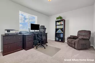 135 Brynwood Ave, Holland, MI 49423 - Photo 9