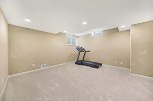 5559 Creekview Dr, Ann Arbor, MI 48108 - Photo 33