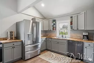 130 Cherry St, Freeport, MI 49325 - Photo 3