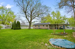 526 Pinecrest St, Holland, MI 49424 - Photo 5