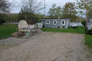 226 Custer Dr, Coldwater, MI 49036 - Photo 3