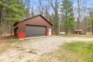 8462 Loveless Dr, Howard City, MI 49329 - Photo 23