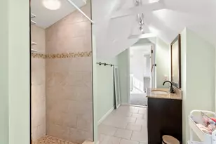 1840 Hampton Rd, Grosse Pointe Woods, MI 48236 - Photo 23