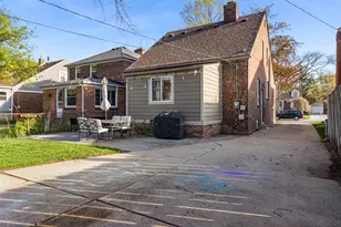 1840 Hampton Rd, Grosse Pointe Woods, MI 48236 - Photo 35