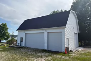 4472 Crescent Beach Rd, Onekama, MI 49675 - Photo 15