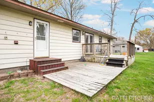 15500 Pine St, Grand Haven, MI 49417 - Photo 9