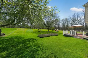 86 Fox Meadows Ct, Howell, MI 48843 - Photo 33