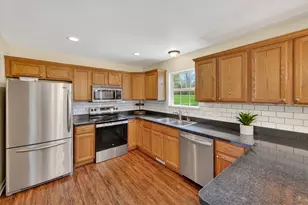 86 Fox Meadows Ct, Howell, MI 48843 - Photo 7