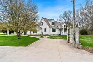 360 Chatterson Rd, Muskegon, MI 49442 - Photo 3