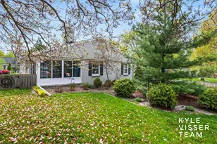 2405 Oakwood Dr SE, East Grand Rapids, MI 49506 - Photo 27
