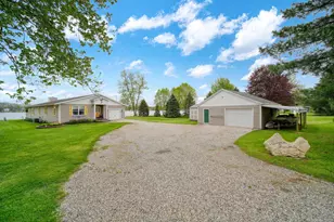 351 Moser Dr, Bronson, MI 49028 - Photo 3