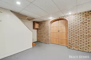 118 Ivanhoe Ave NE, Grand Rapids, MI 49546 - Photo 25