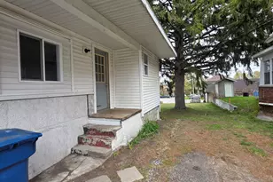 210 E Church St, Hart, MI 49420 - Photo 7
